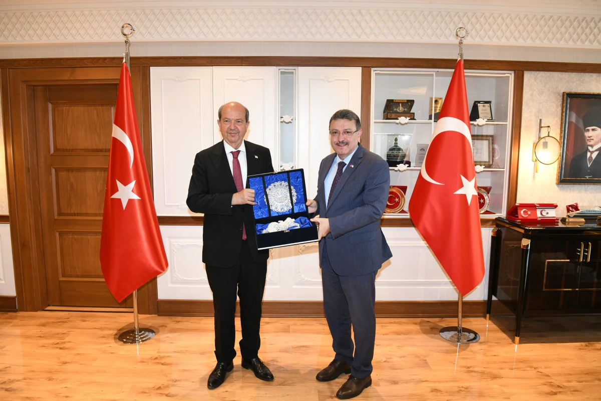 Cumhurbaşkanı Ersin Tatar, Başkan Genç'i Ziyaret Etti