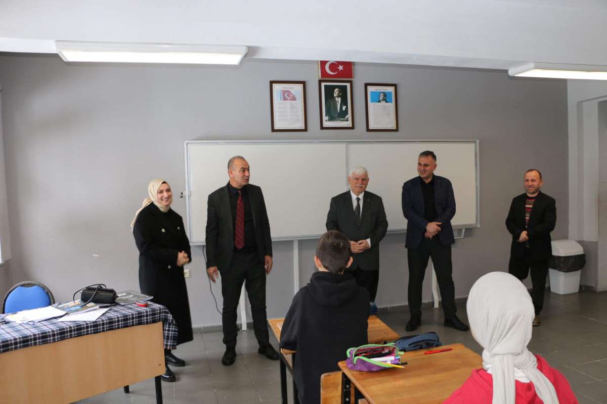 Daire Başkanı Hoşgeldi'den Ayşe Nur Öğretmene vefa ziyareti