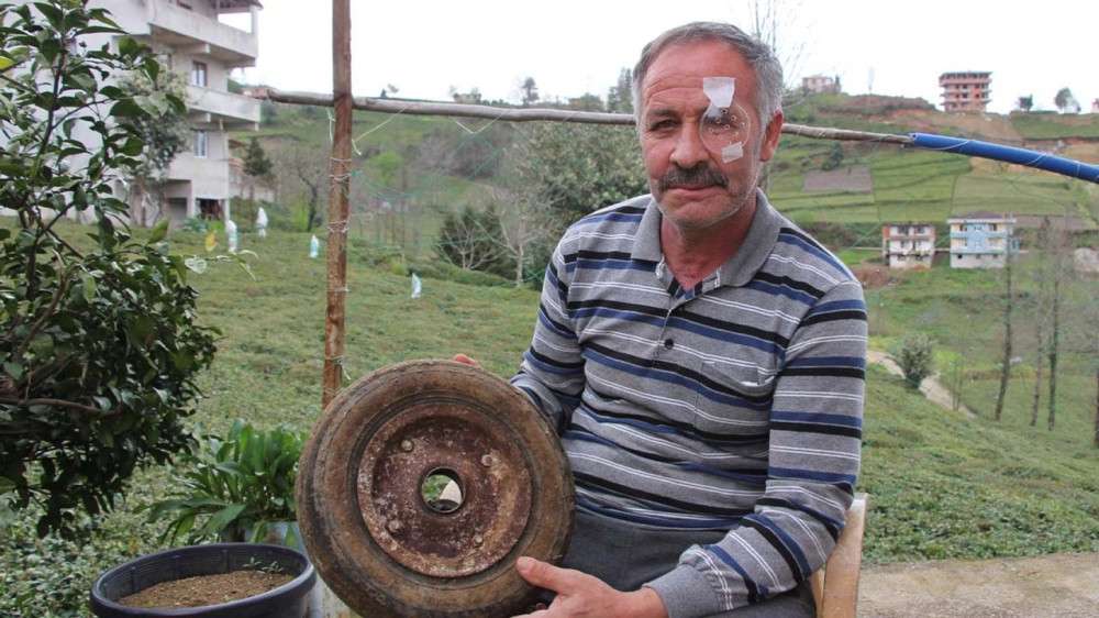 El arabası lastiğine hava basarken canından oluyordu