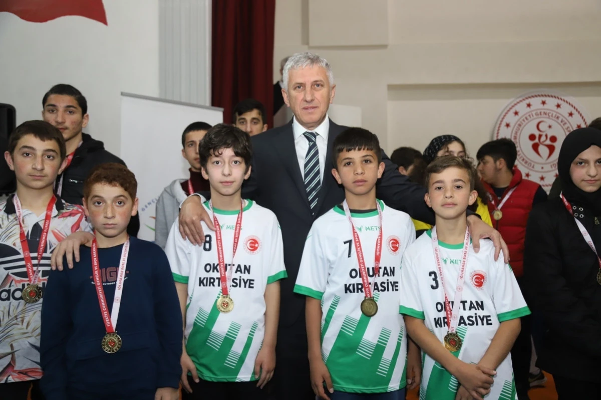 Gen&ccedil;liğe Yatırım, Geleceğe G&uuml;ven: Of Gen&ccedil;lik Merkezi