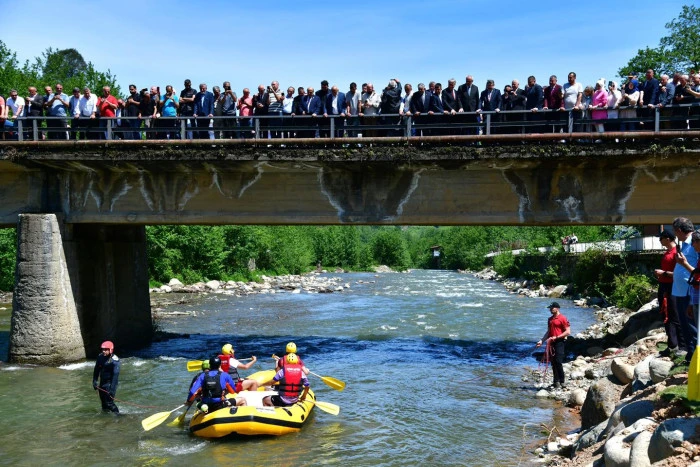 Hayrat-Of Deresi Üzerinde Rafting Parkuru Açıldı