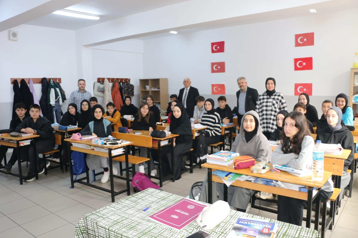 İmam Hatipler Haftasında Of İlçe Milli Eğitim Müdüründen İmam Hatiplilere ziyaret