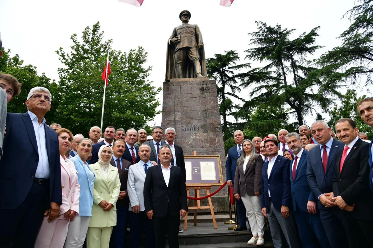 İstiklal Madalyası ve Beratı Trabzon'da Vatandaşlarla Buluştu