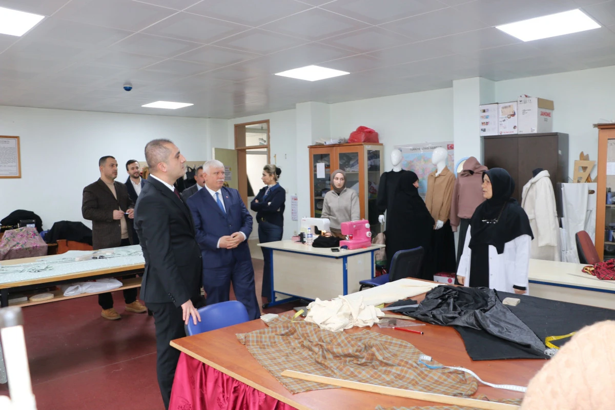 Kaymakam Ak&ccedil;a'dan Halk Eğitimi ve RAM&rsquo;a ziyaret