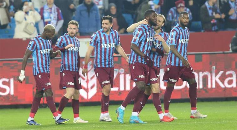 Kupada ilk yarı finalist Trabzonspor