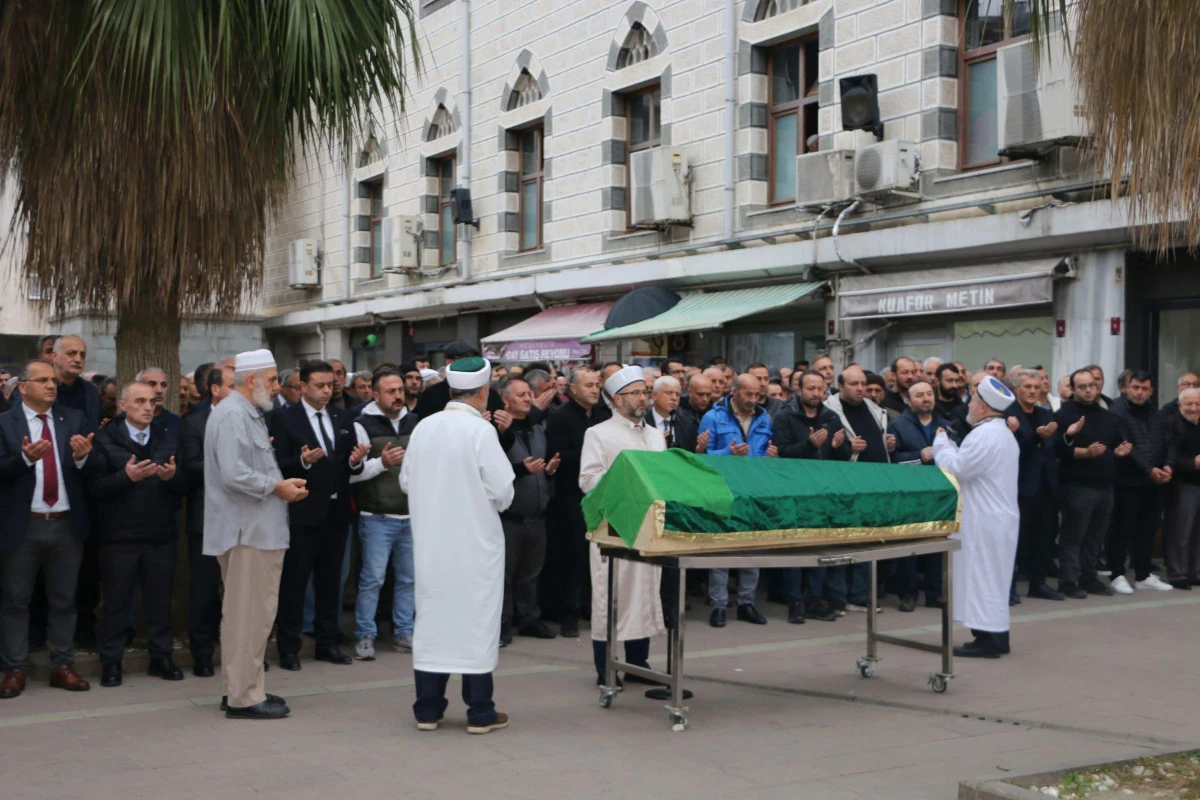 Milli Eğitim Bakanlığı Teftiş Kurulu Başkan Yardımcısı Adnan &Ccedil;olak'ın anne acısı