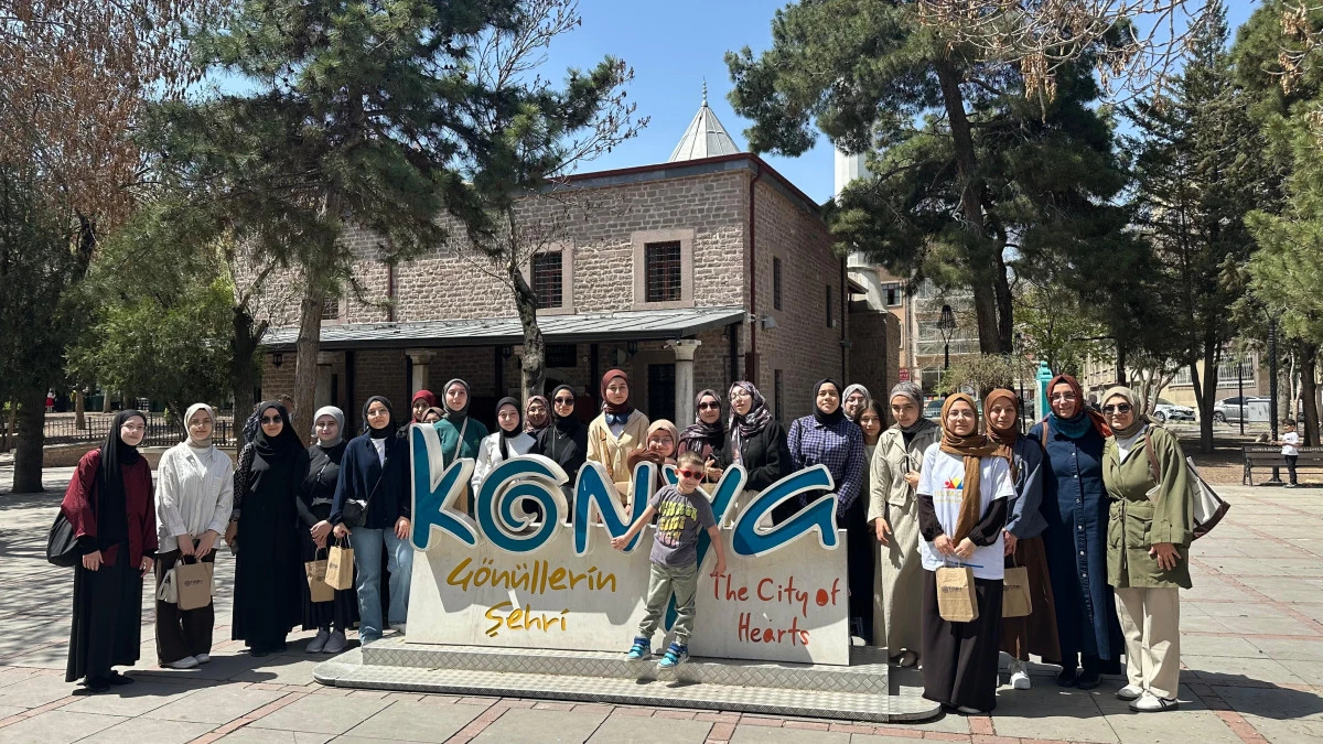 Of Anadolu İmam Hatip Lisesi öğrencileri Selçuklu'nun Başkenti Konya'yı gezdi