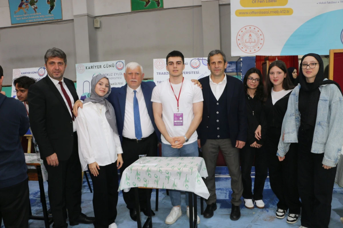 Of Fen Lisesi&rsquo;nde B&uuml;y&uuml;k Buluşma: 42 Mezun &Ouml;ğrenci Tecr&uuml;belerini Paylaştı