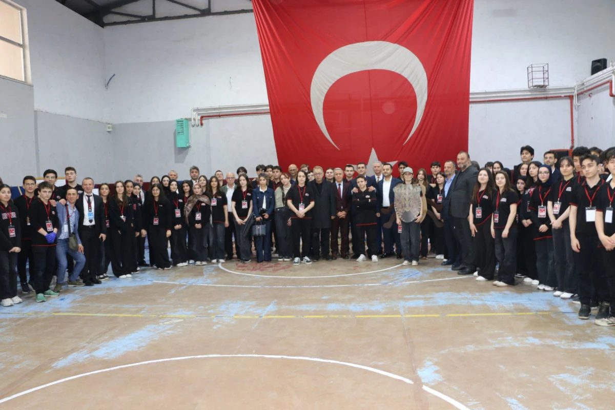 Of Fen Lisesi&rsquo;nden Bilim &Ccedil;ıkarması: T&Uuml;BİTAK 4006 Fuarında 18 İlgin&ccedil; Proje!