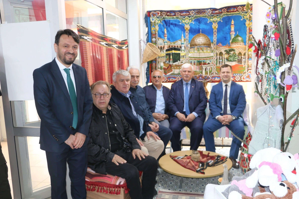 Of Halk Eğitim Merkezi'nde Duygusal Yılsonu Sergisi