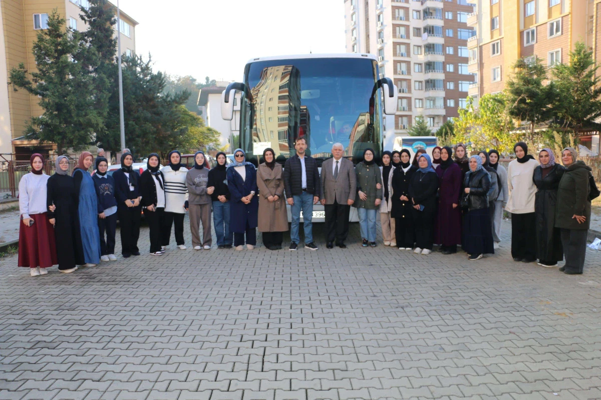 Of İmam Hatip Lisesi öğrencileri İstanbul'a uğurlandı