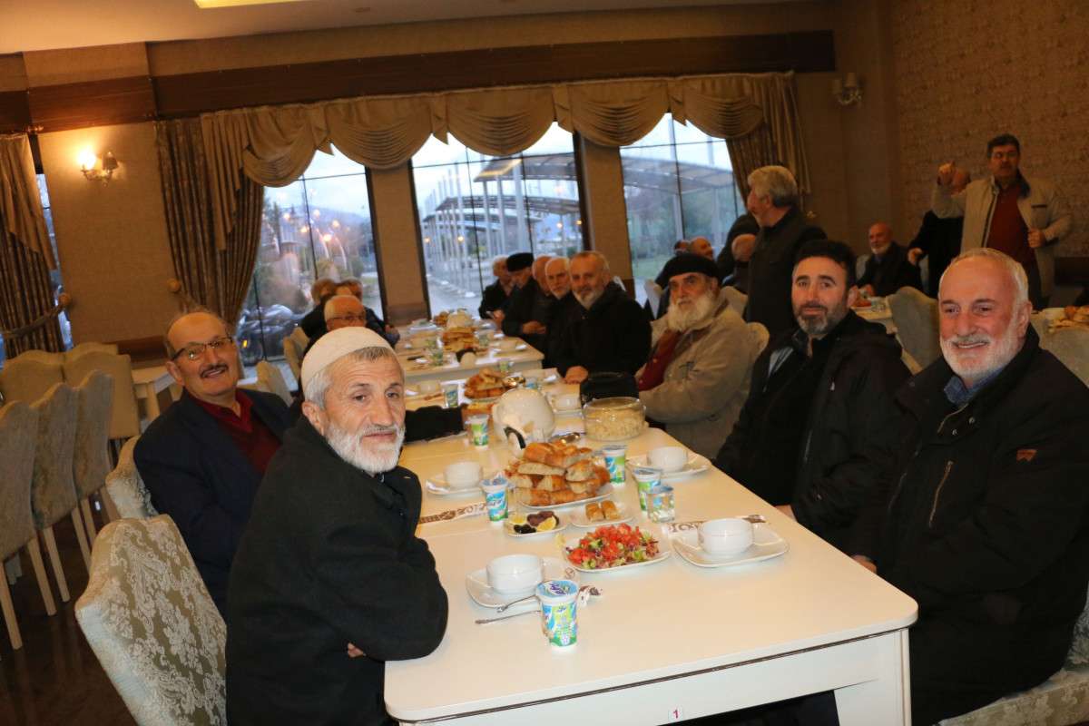 Of İmam Hatip Lisesi'nin ilk mezunları iftarda buluştu