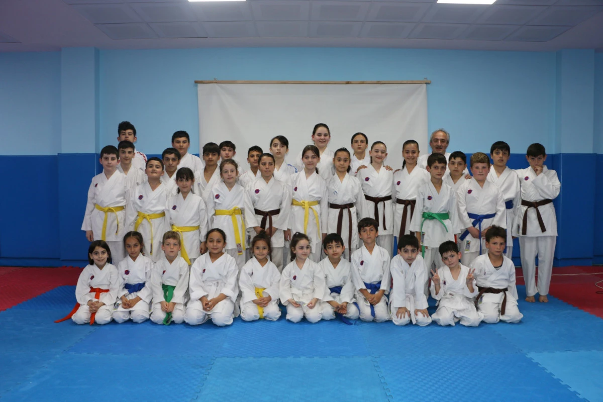 Of Karate Spor Kulübü sporcularının yeni kuşak heyecanı