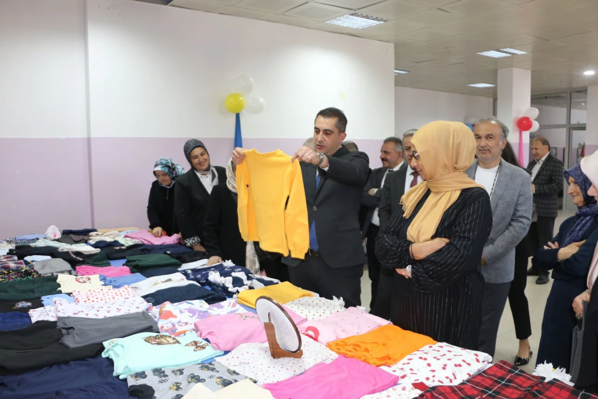 Of Kire&ccedil;li'de Maharetli Eller Yarıştı: 16 Kadın Kursiyerin El Emeği G&ouml;z Kamaştırdı