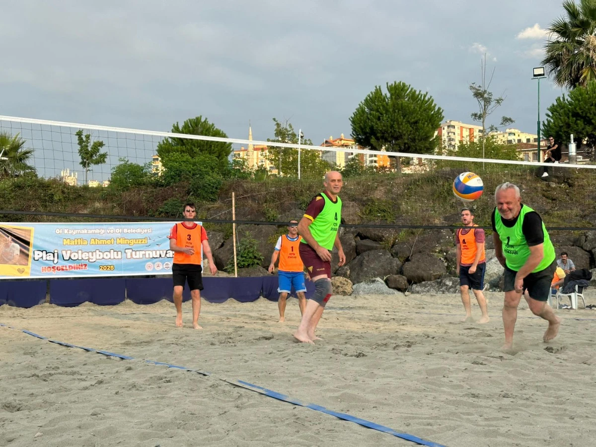 Of Sahilinde Plaj Voleybolu heyecanı
