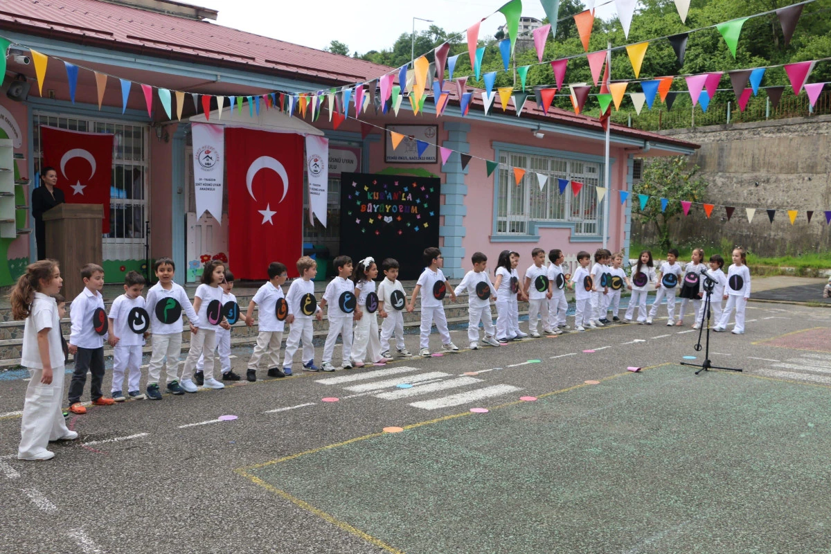 Of Şehit Hüsnü Uyan Anaokulu öğrencilerden eğlenceli gösteri