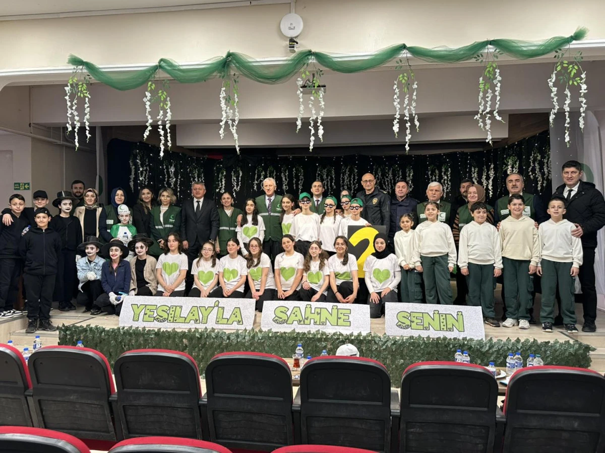 Oflu &Ouml;ğrencilerden Bağımlılığa Karşı M&uuml;zikli Farkındalık G&ouml;sterisi