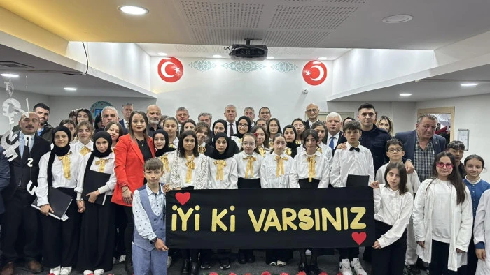 Of'ta 24 Kasım Öğretmenler Günü Coşkuyla Kutlandı