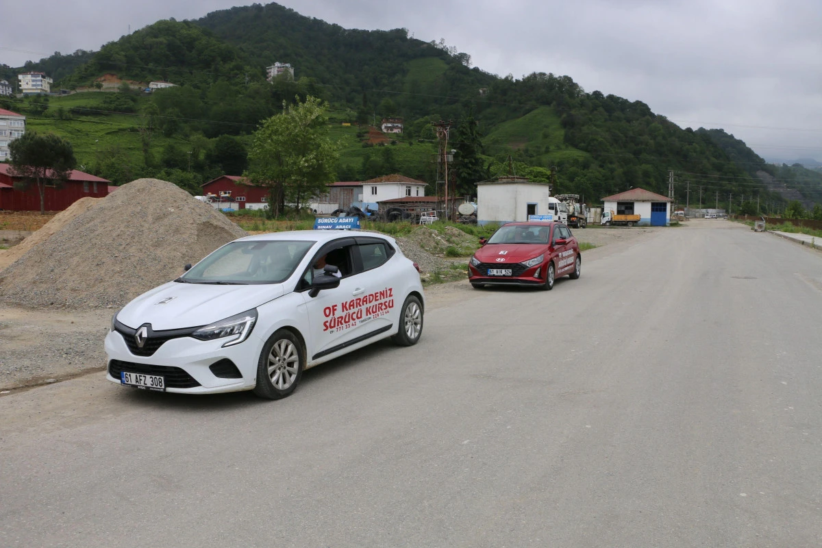 Of'ta 95 sürücü adayı sınav heyecanı yaşadı