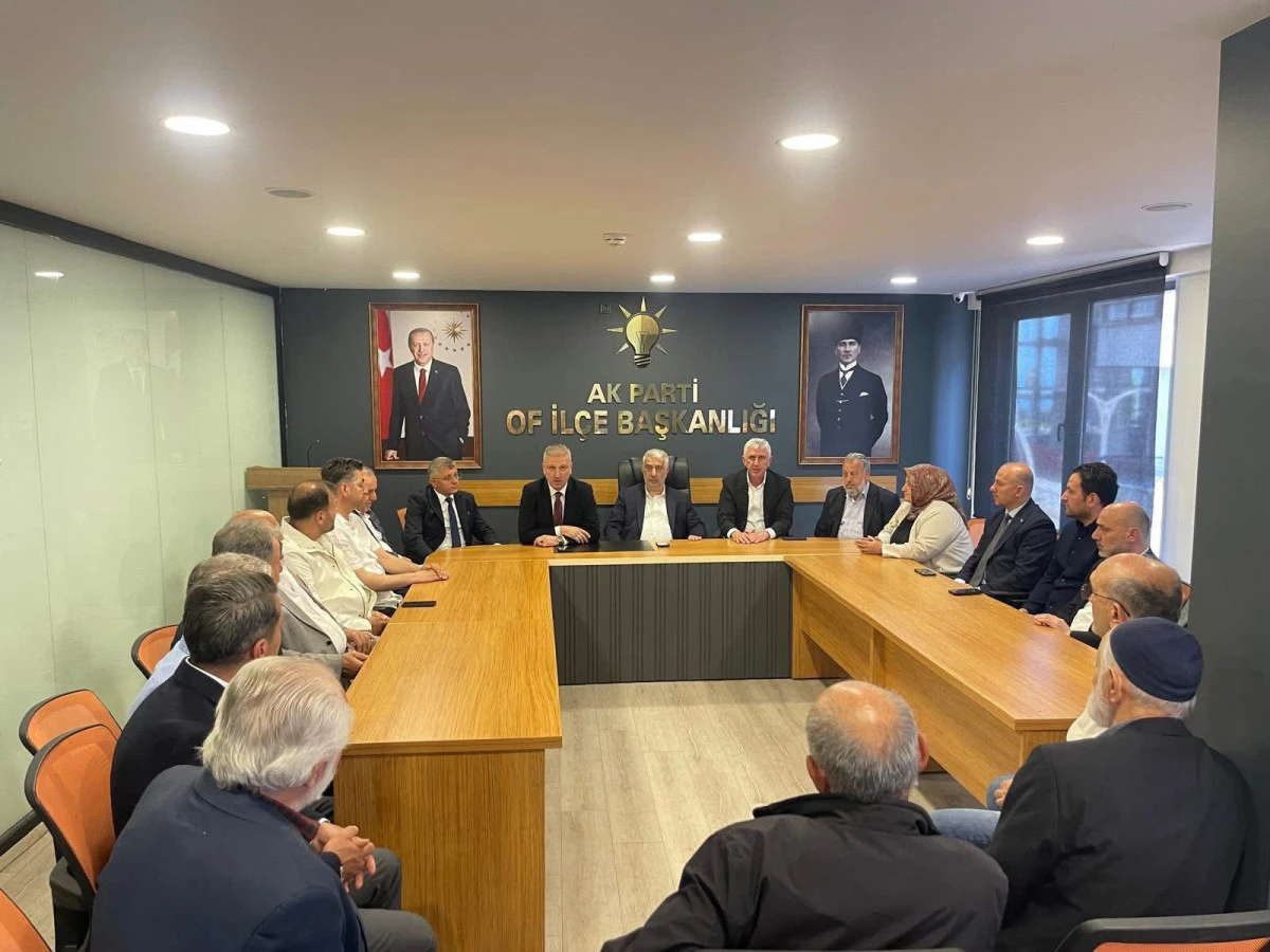 Of'ta AK Parti Teşkilatı'nda Geleneksel Bayramlaşma Coşkusu