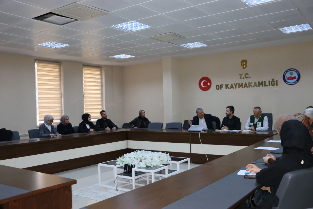 Of'ta akran nezaketi ve bağımlılıkla m&uuml;cadele toplantısı