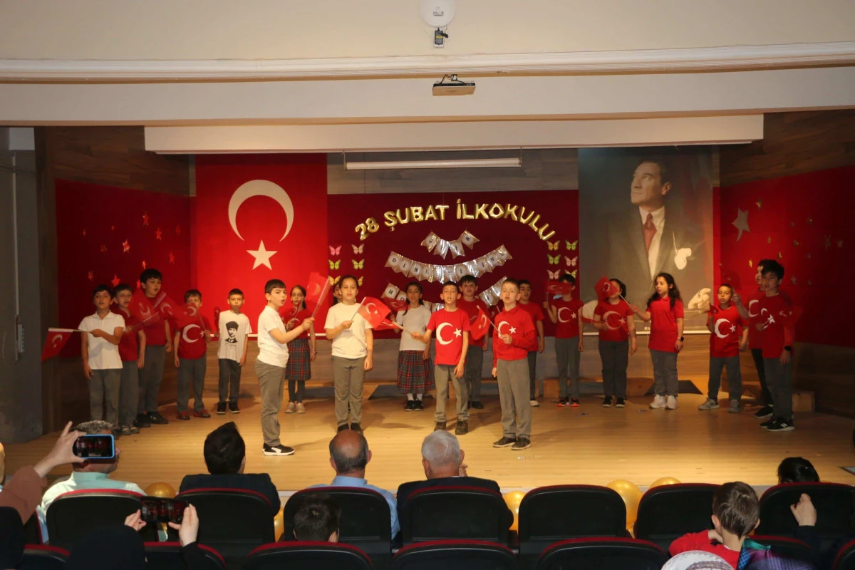 Of'ta Atatürk ve Kurtuluş Savaşı konulu şiir dinletisi
