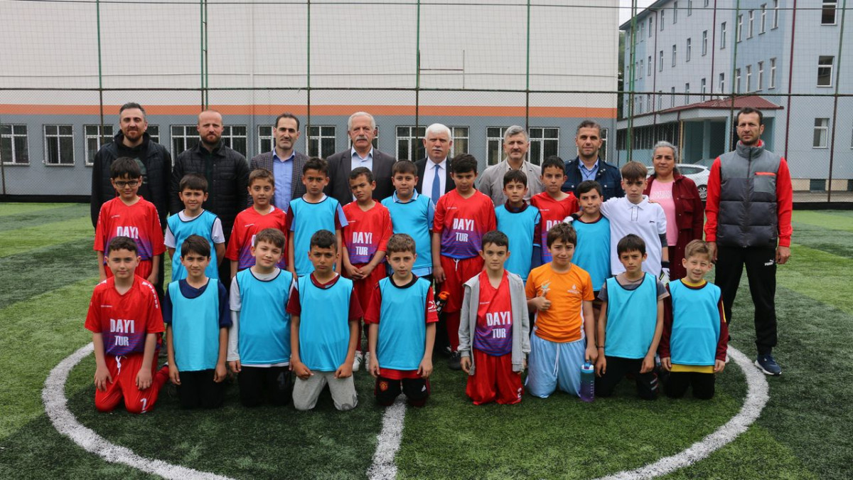 Of'ta çocuklara özel futbol turnuvası
