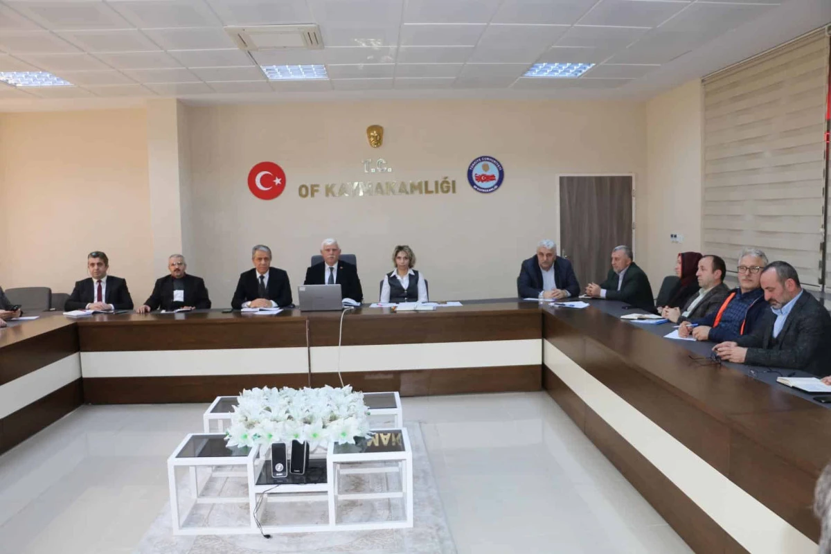 Of'ta eğitim, &ouml;ğretim yılının 2. d&ouml;nemin ilk m&uuml;d&uuml;rler toplantısı yapıldı