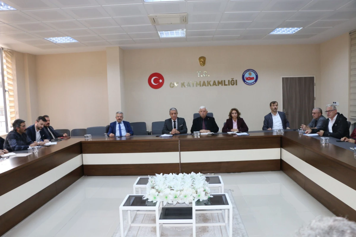 Of'ta ekim ayı okul m&uuml;d&uuml;rleri toplantısı ger&ccedil;ekleştirildi