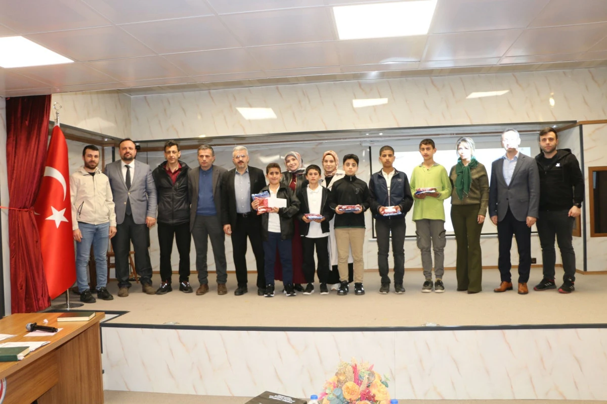 Of'ta erkek &ouml;ğrenciler arası Kuran-ı Kerim'i G&uuml;zel Okuma Yarışması d&uuml;zenlendi