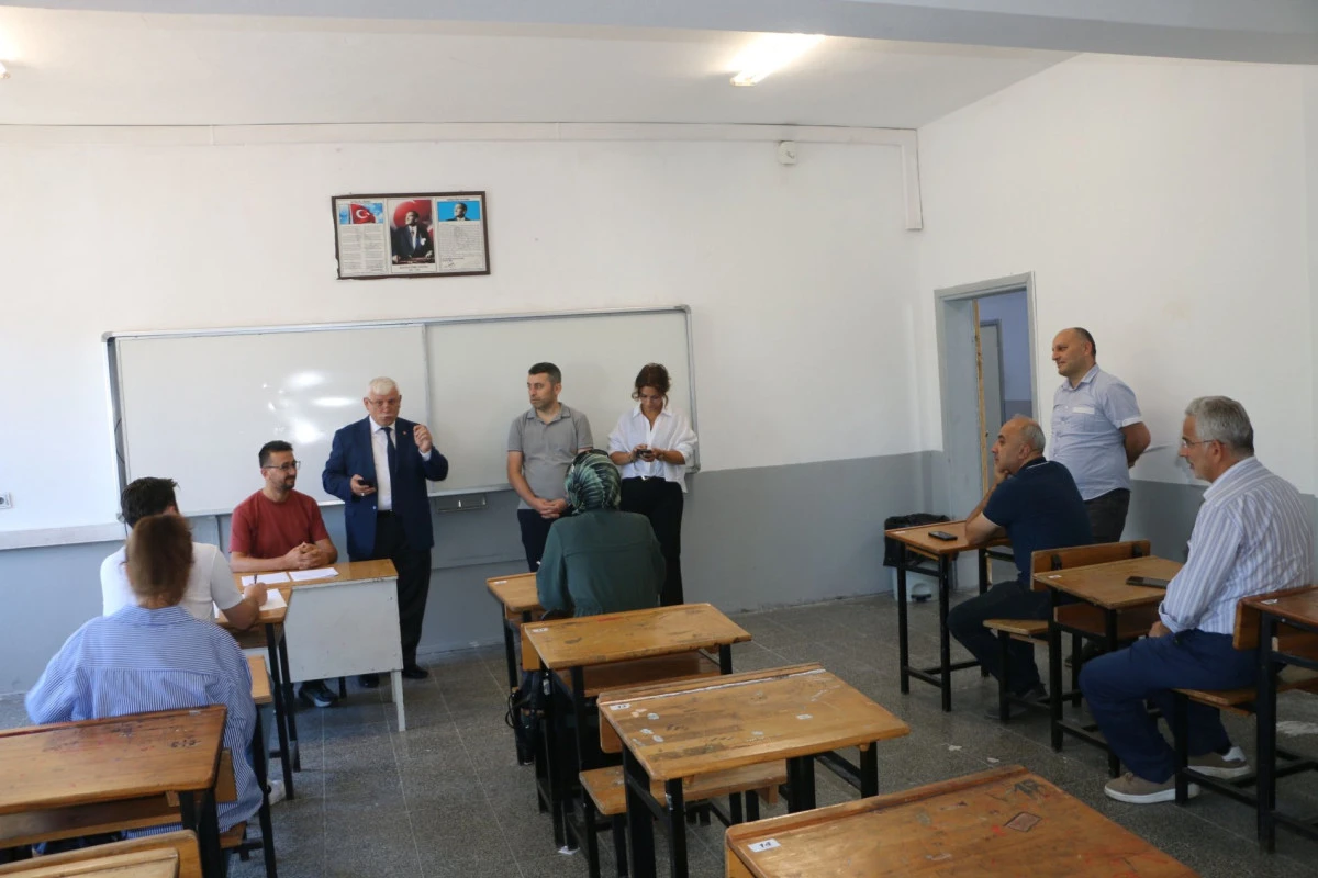 Of'ta İl&ccedil;e Z&uuml;mre Başkanları Toplantısı d&uuml;zenlendi