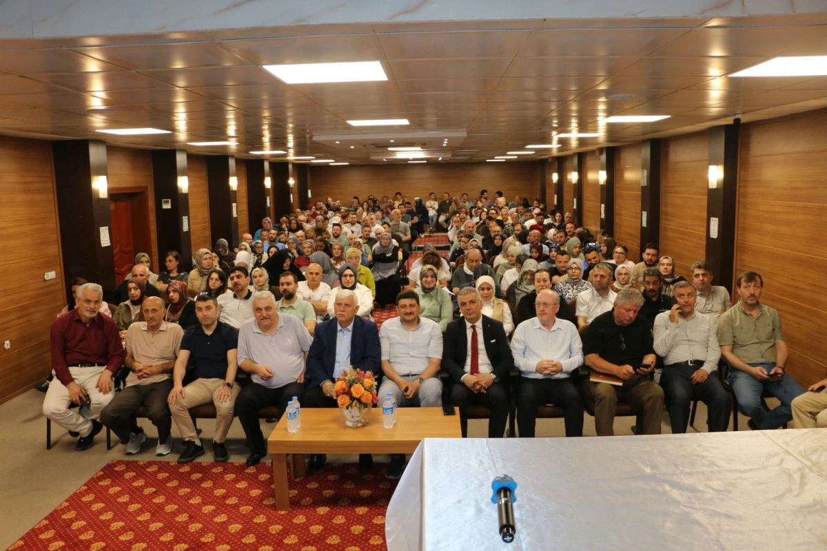 Of'ta İlk Kez &Uuml;niversite Sınavı Heyecanı: 244 G&ouml;revliye Kritik Sınav Semineri Verildi