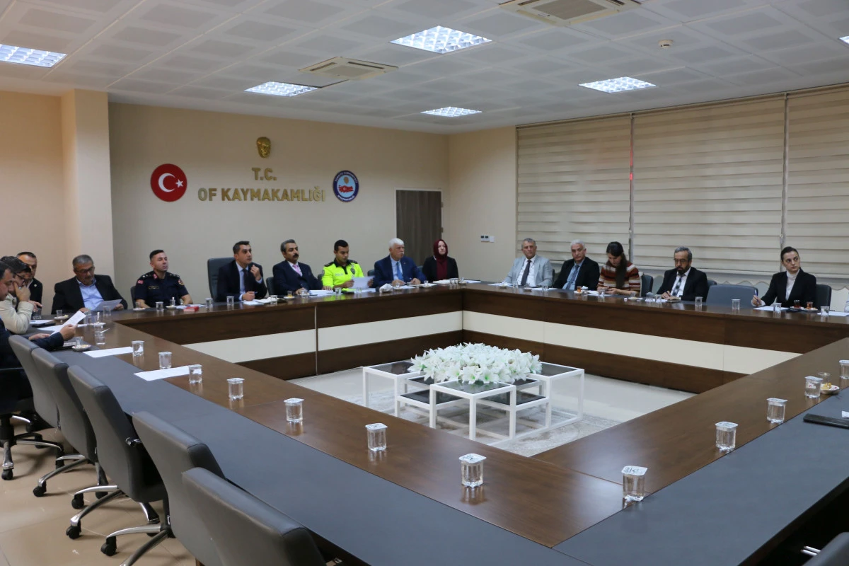 Of'ta 'Kadına ve &Ccedil;ocuğa Y&ouml;nelik Şiddetle M&uuml;cadele' toplantısı yapıldı