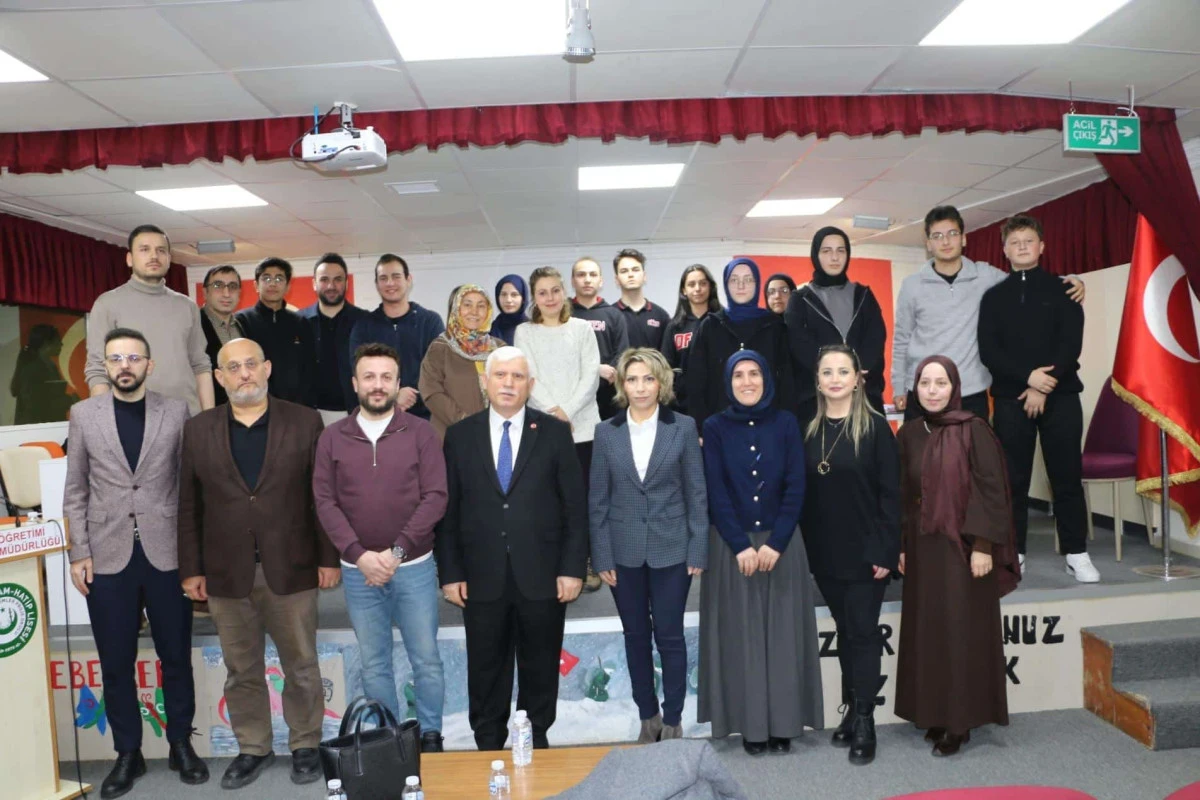 Of'ta 'Korkma! Gen&ccedil;liğin Ruhu Burada' konulu bilgi yarışması