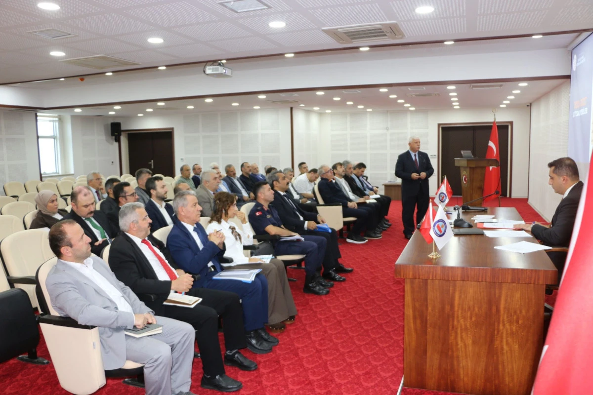 Of'ta 'Okul G&uuml;venliği' toplantısı d&uuml;zenlendi