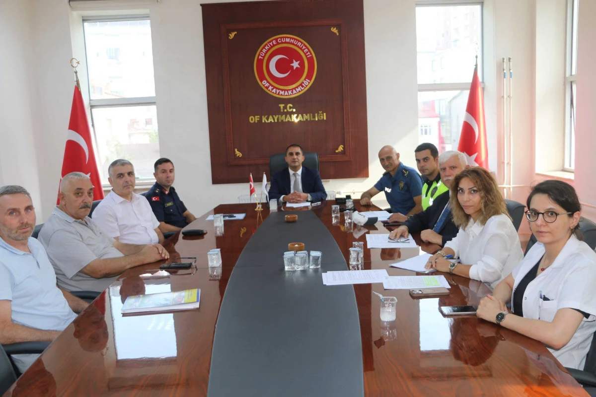 Of'ta okul güvenliği toplantısı Kaymakam Akça başkanlığında yapıldı