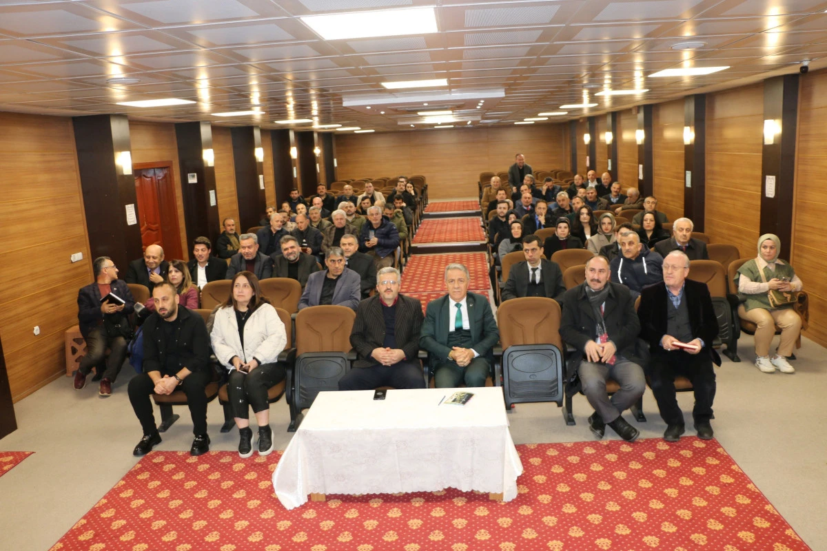 Of'ta okul ve kurum m&uuml;d&uuml;rlerine sıfır atık bilgilendirme toplantısı yapıldı