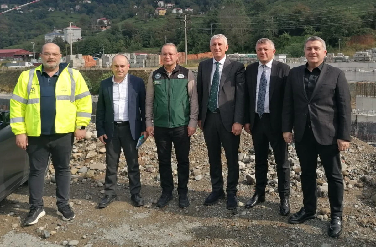 Of'ta Ulaşım Altyapısına Büyük Dokunuş: Solaklı Yenimahalle Köprüsü'nde Sona Yaklaşılıyor