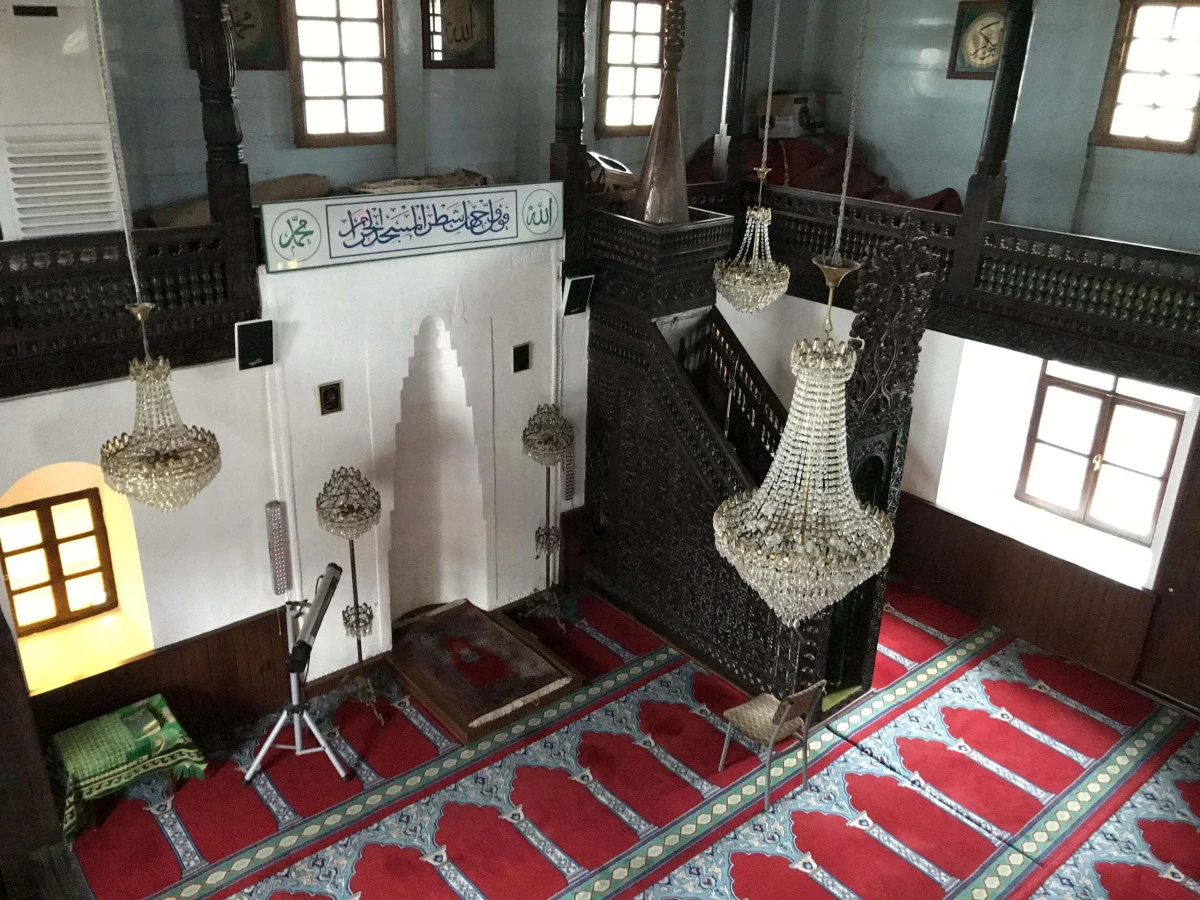 Of'tan Ahşap Bir Cami &Ouml;rneği: B&ouml;l&uuml;ml&uuml; M&uuml;derris Mahmut Sabri Efendi Camii