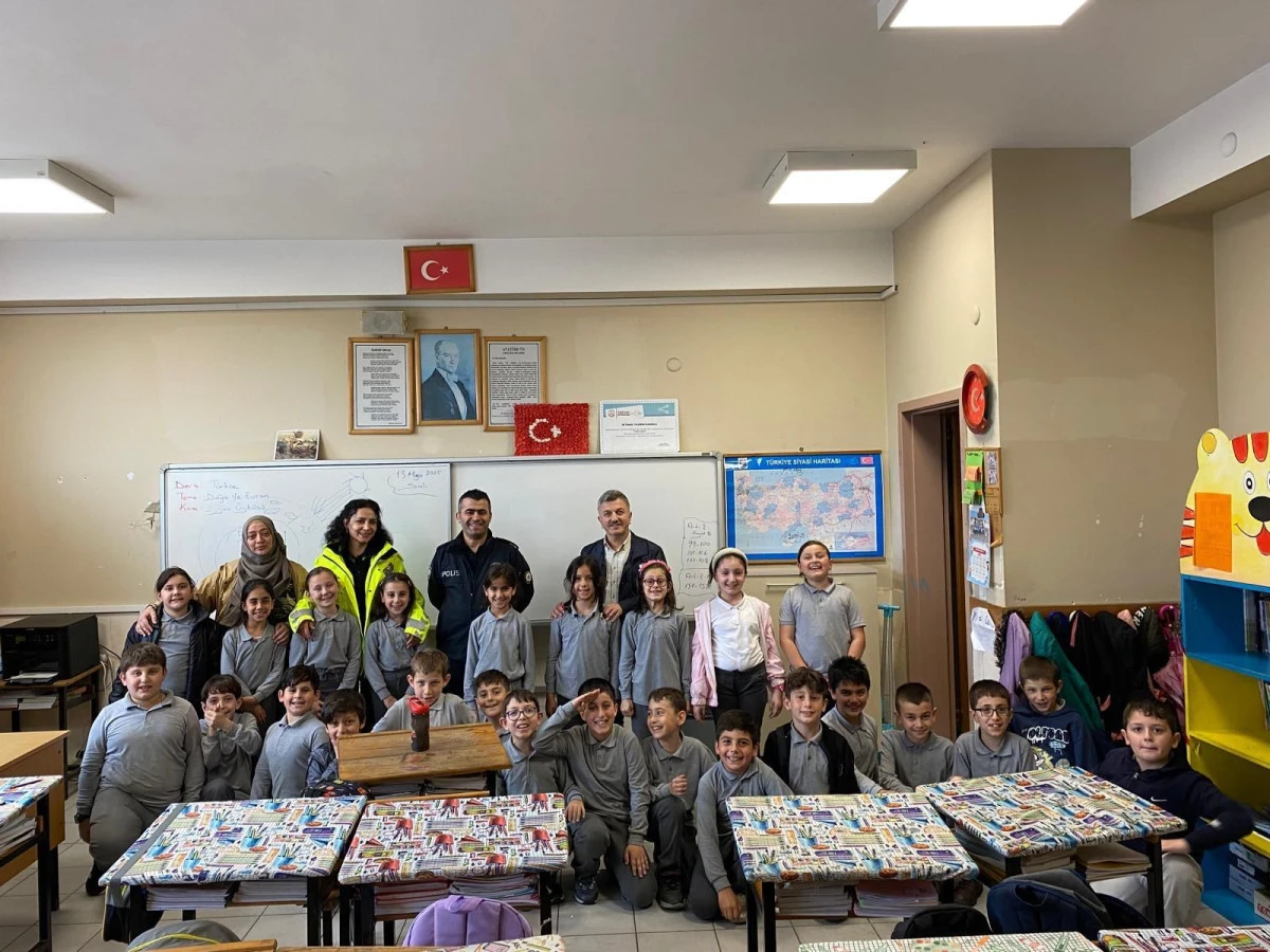 Trabzon Emniyetinden Of'ta öğrencilere trafik eğitimi