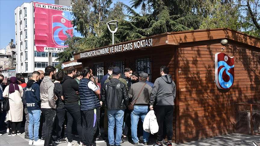 Trabzonspor Başakşehir maçının biletleri satışa çıkıyor