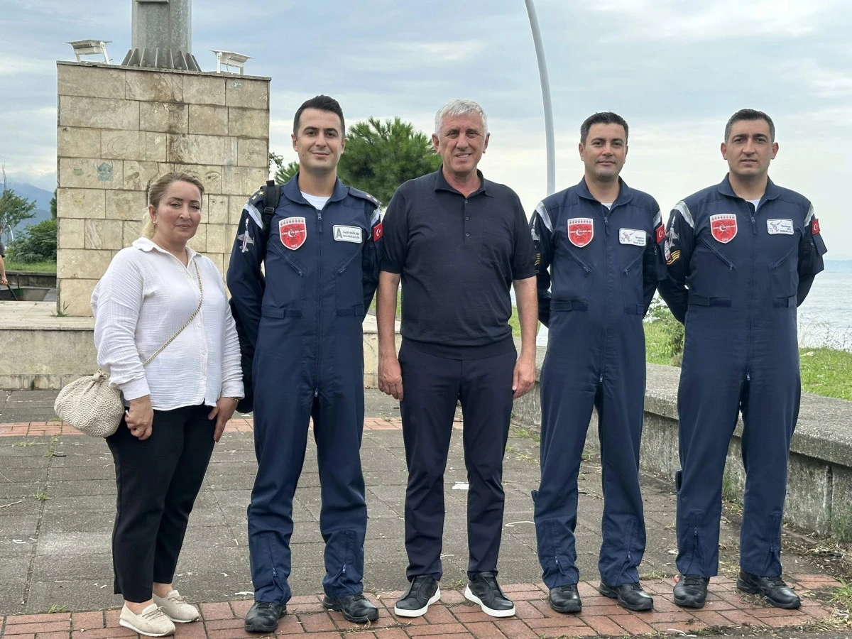 Türk Yıldızları Of Semalarında: Gösteri Öncesi Çevre Tanıma Uçuşu Tamamlandı