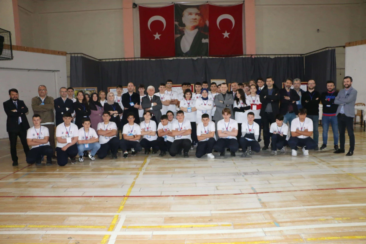 Ulusoy Lisesi'nde 4006 Bilim Fuarı açıldı